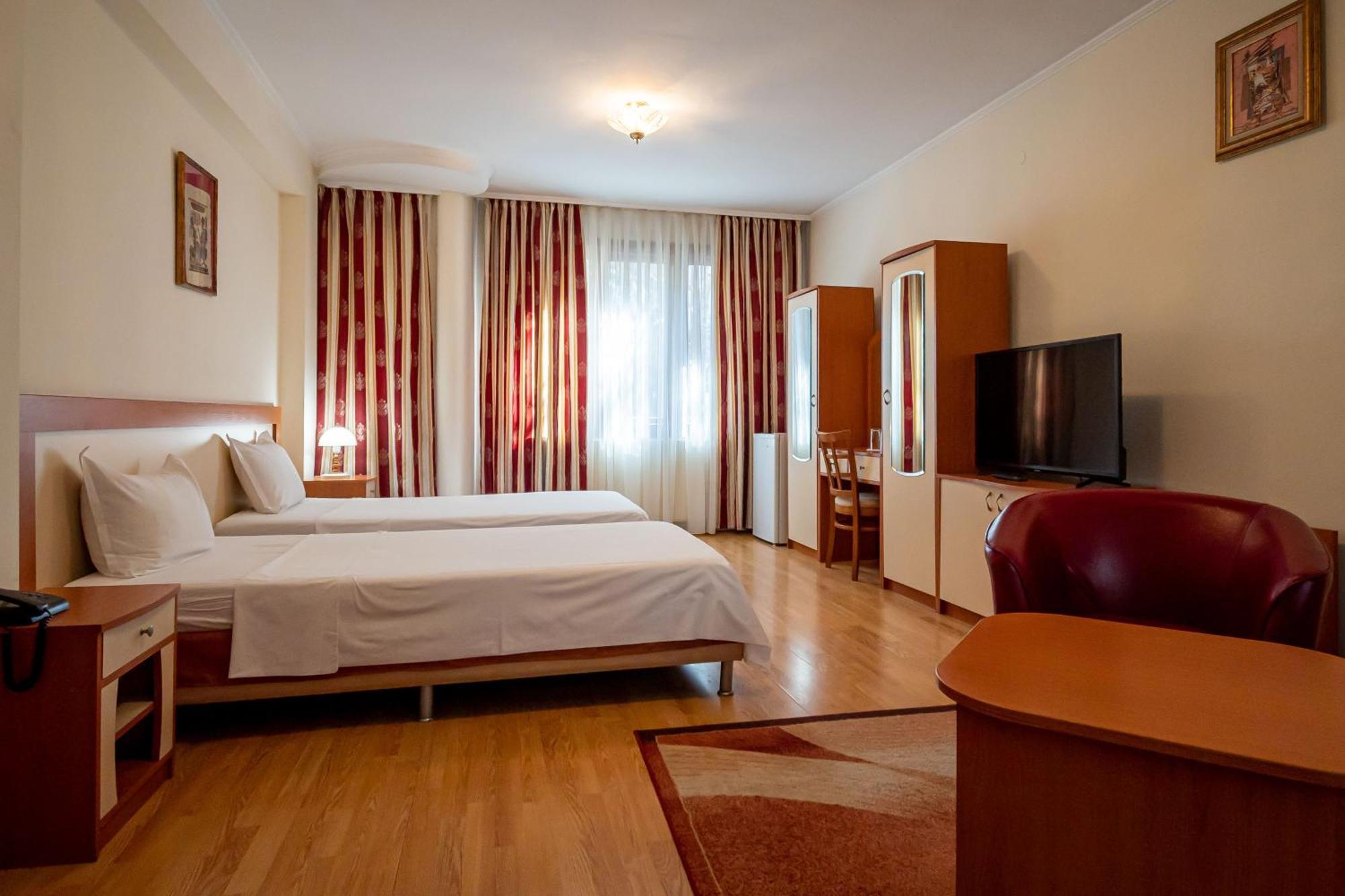 Primavera 1 Hotel Пазарджик Экстерьер фото