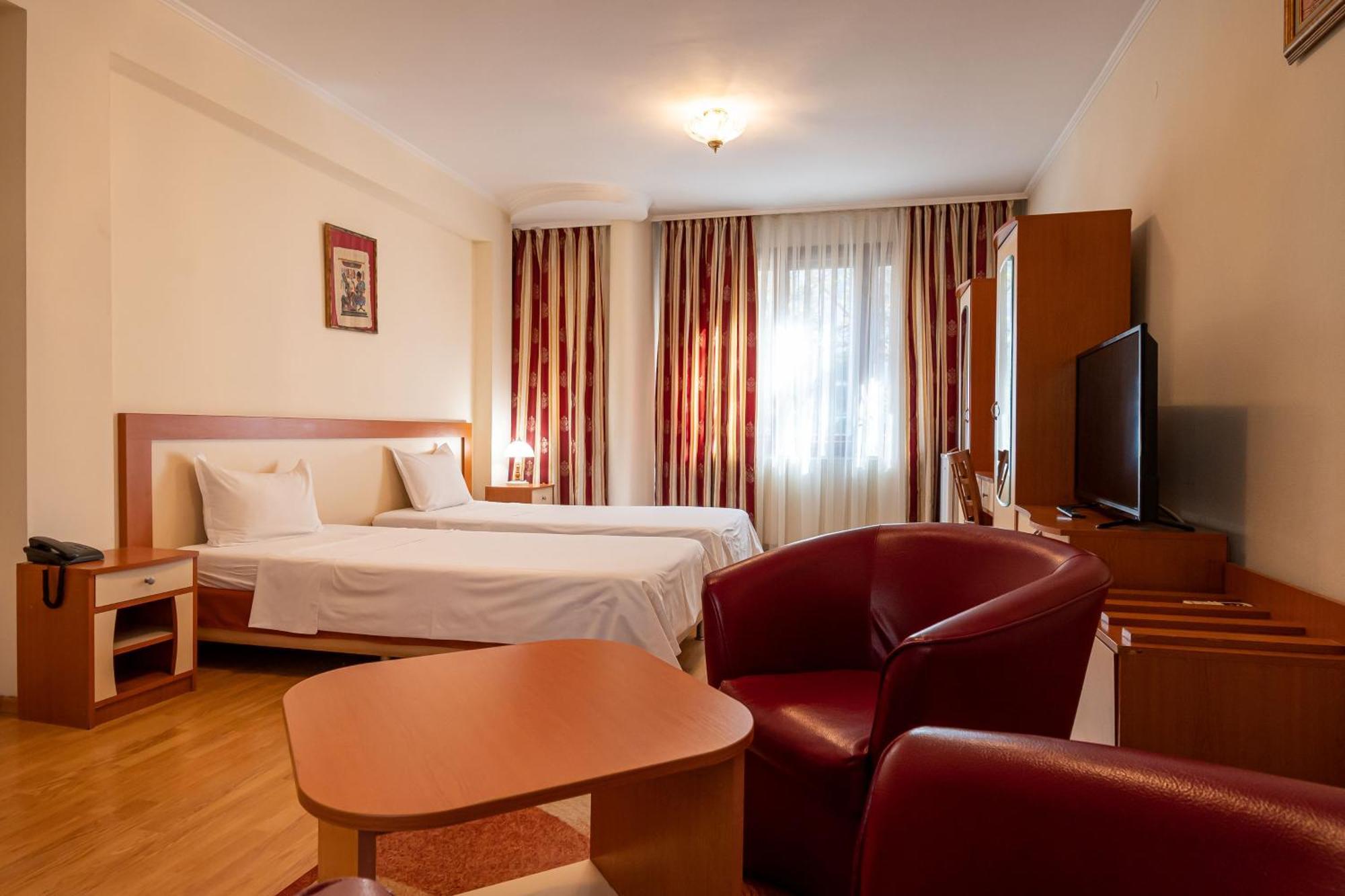 Primavera 1 Hotel Пазарджик Экстерьер фото